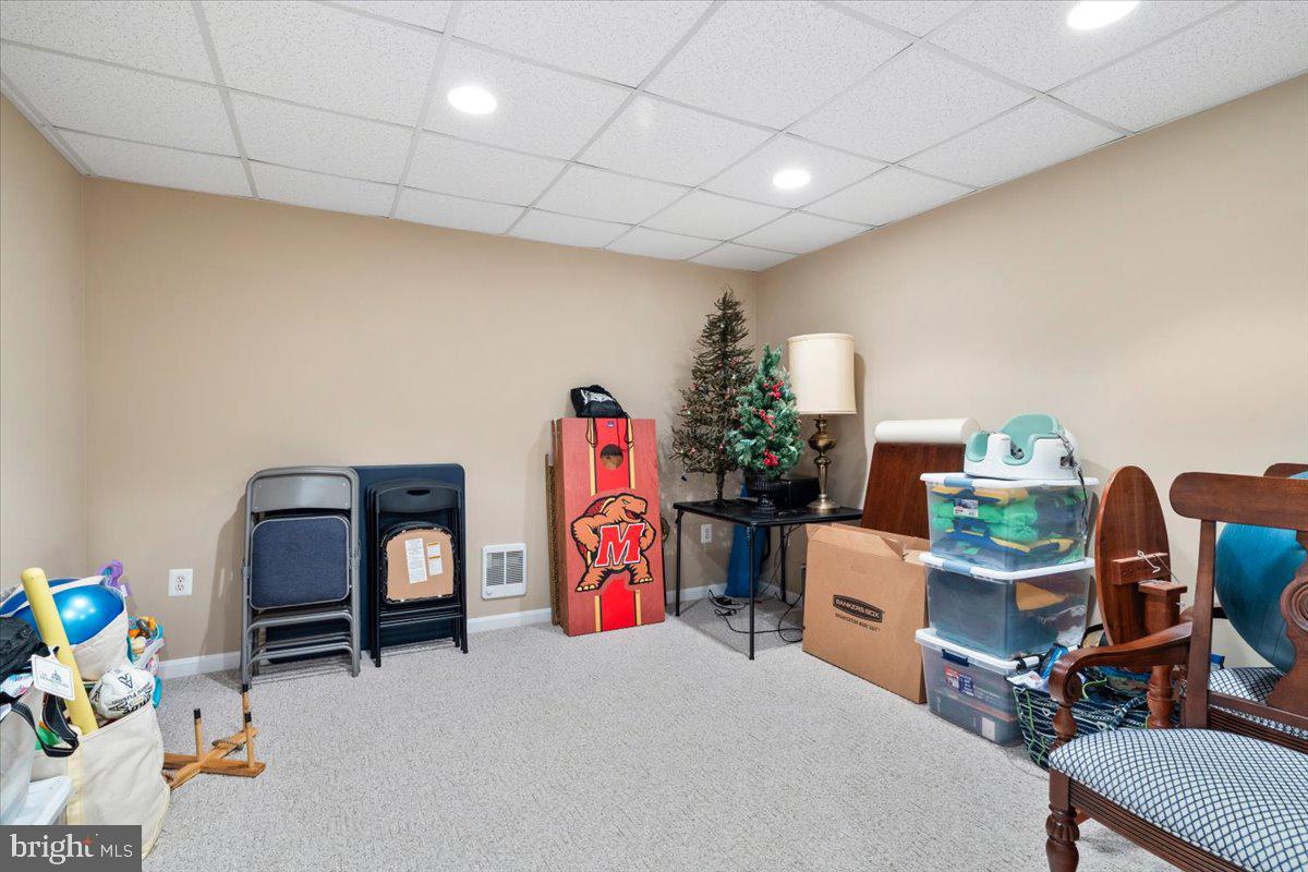 FOXFIELD AT MIDDLETOWN - Residential