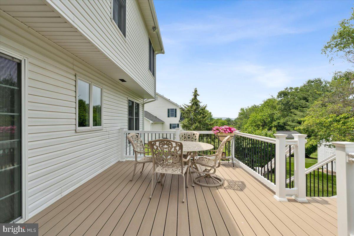 FOXFIELD AT MIDDLETOWN - Residential