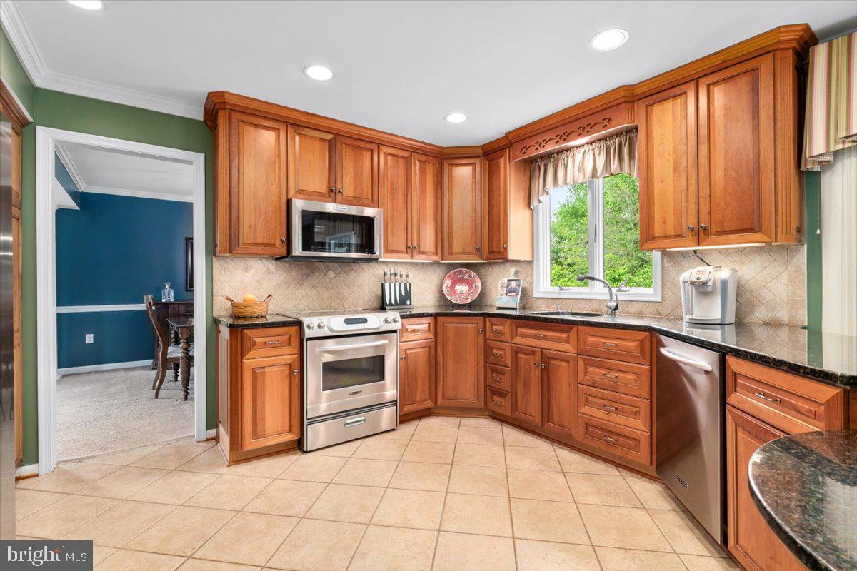 FOXFIELD AT MIDDLETOWN - Residential