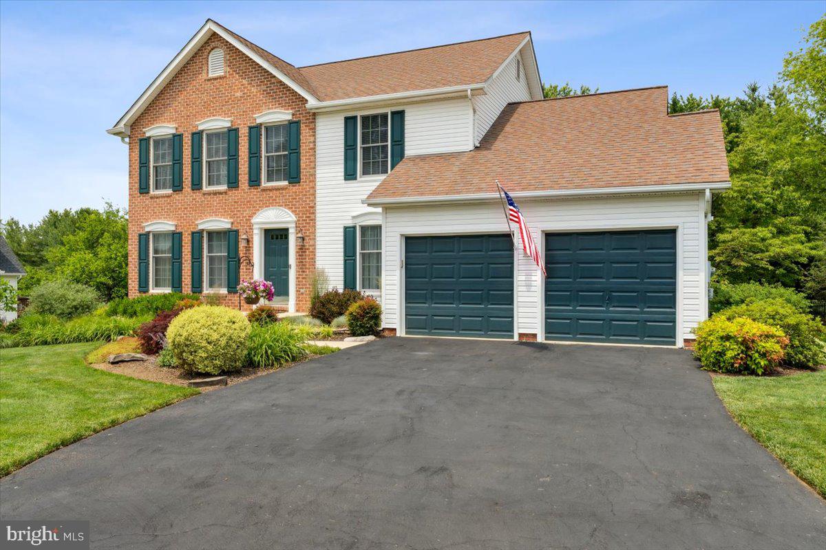 FOXFIELD AT MIDDLETOWN - Residential