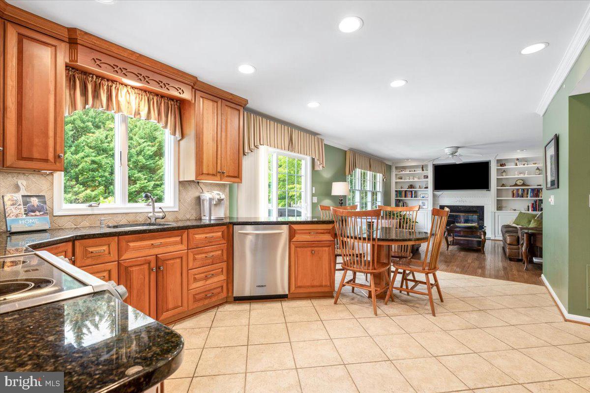 FOXFIELD AT MIDDLETOWN - Residential