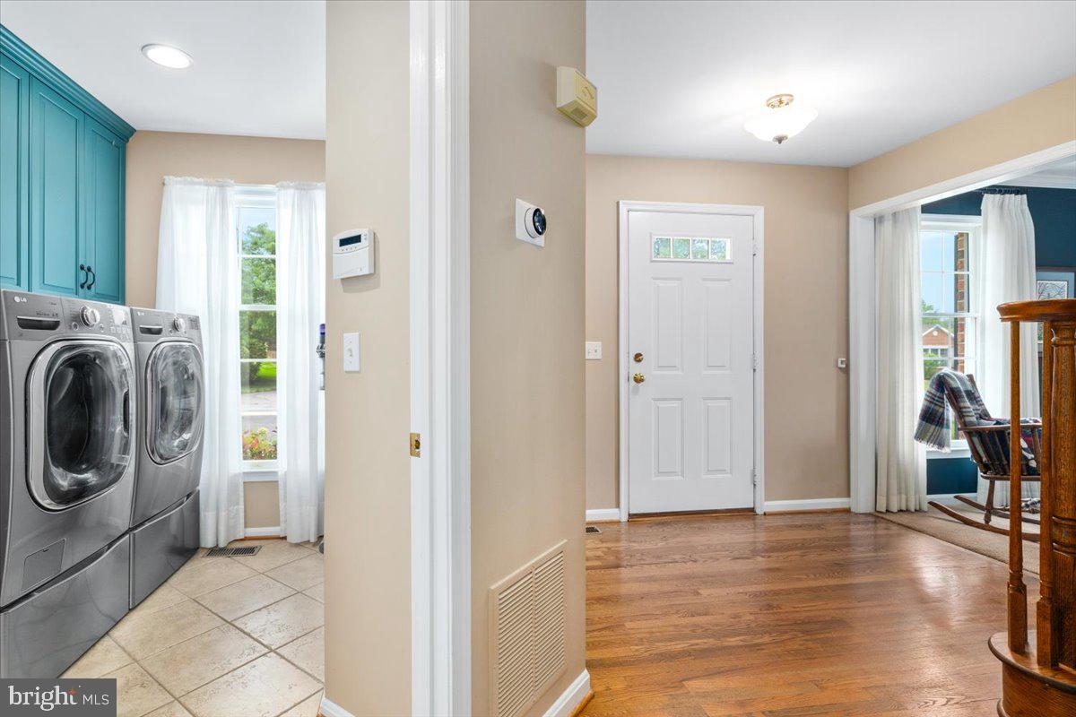 FOXFIELD AT MIDDLETOWN - Residential