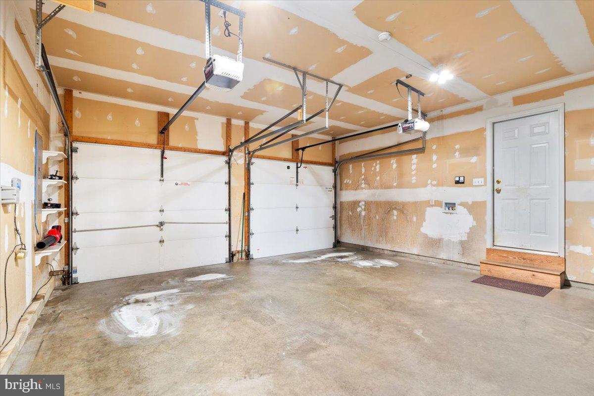 FOXFIELD AT MIDDLETOWN - Residential