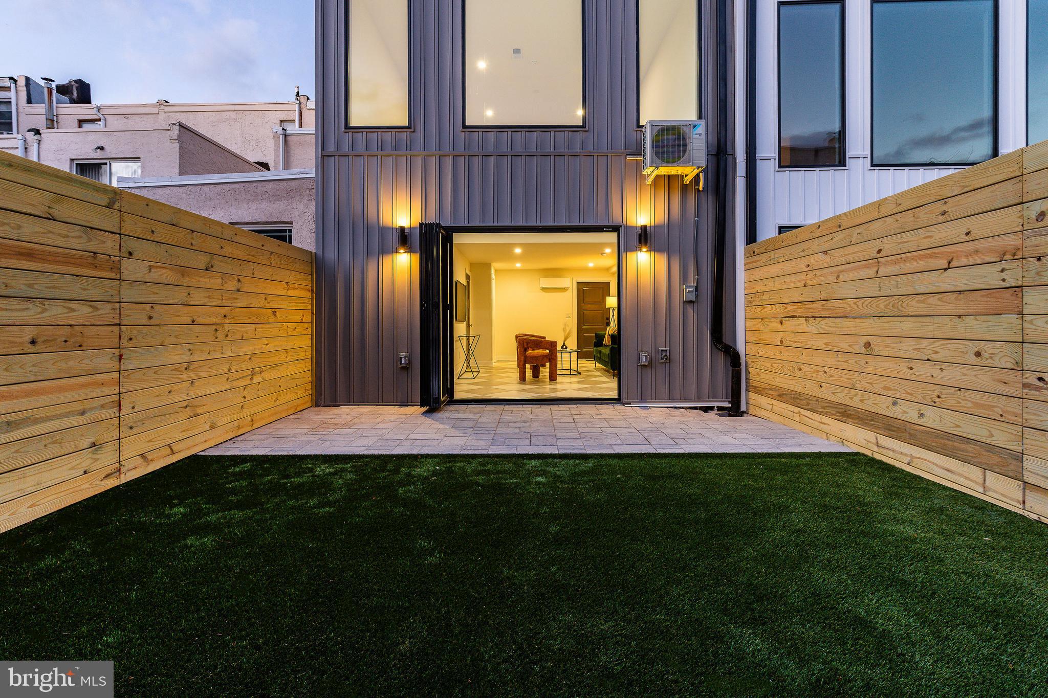 PASSYUNK SQUARE - Residential