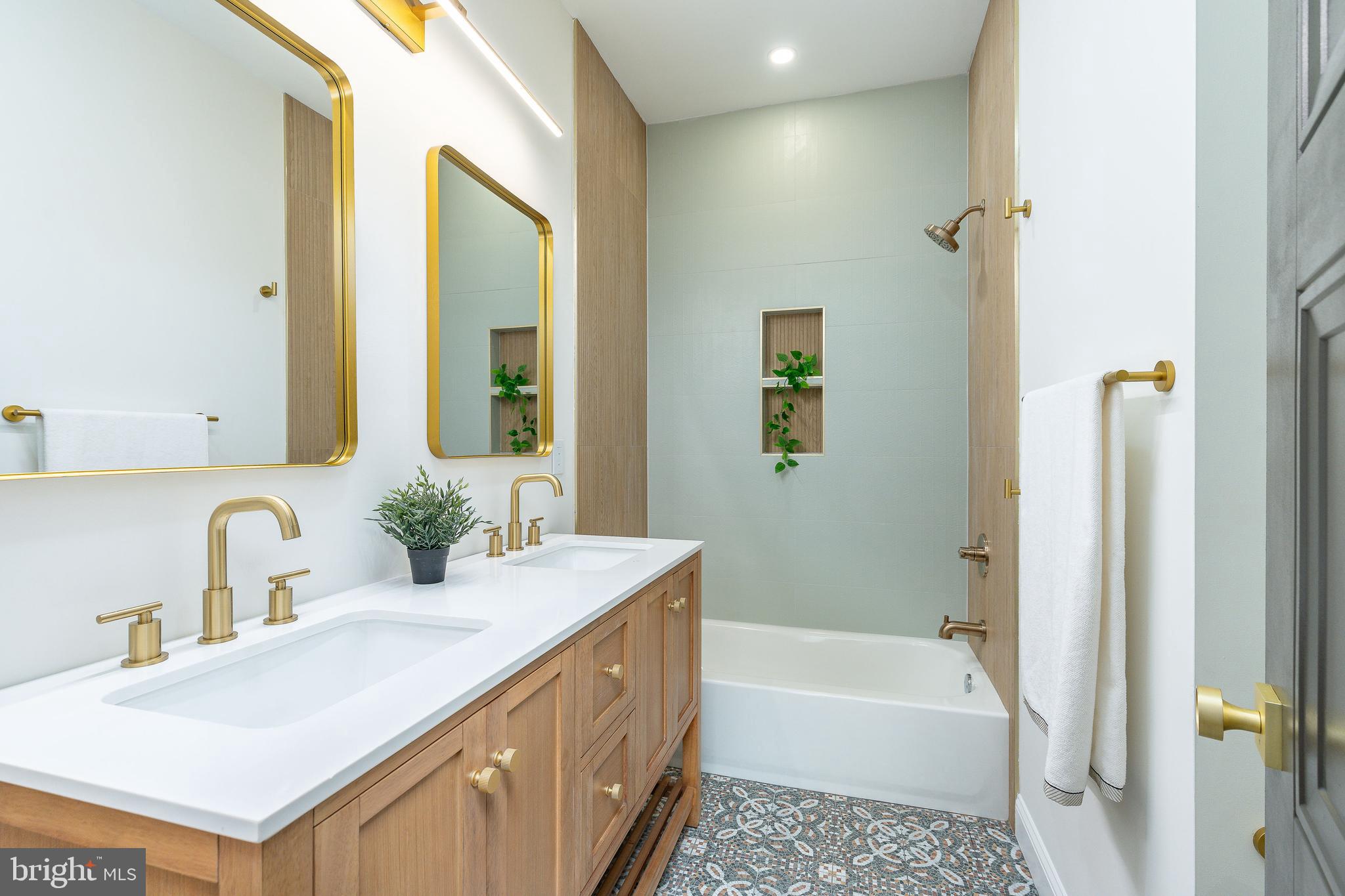 PASSYUNK SQUARE - Residential