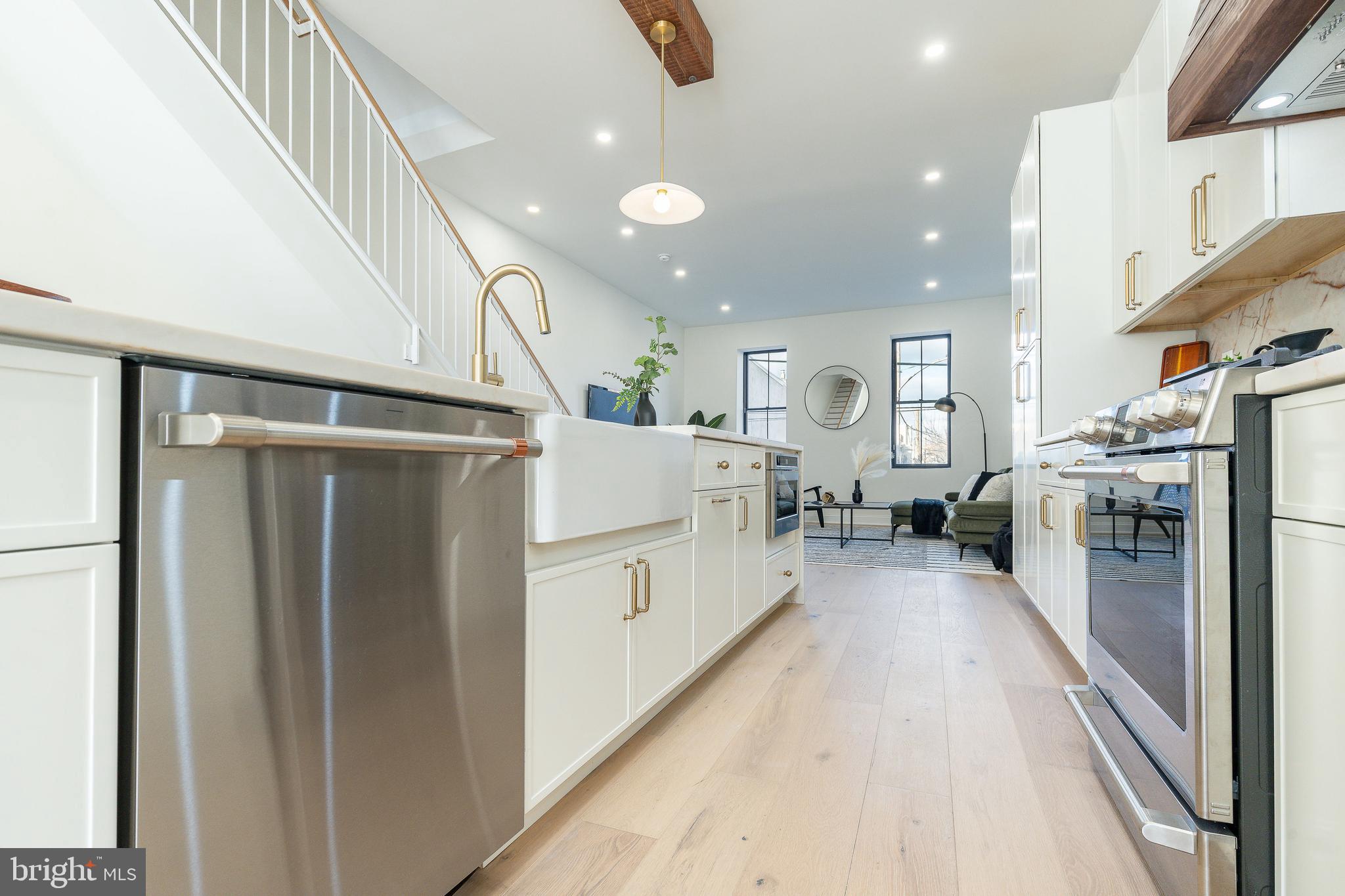 PASSYUNK SQUARE - Residential