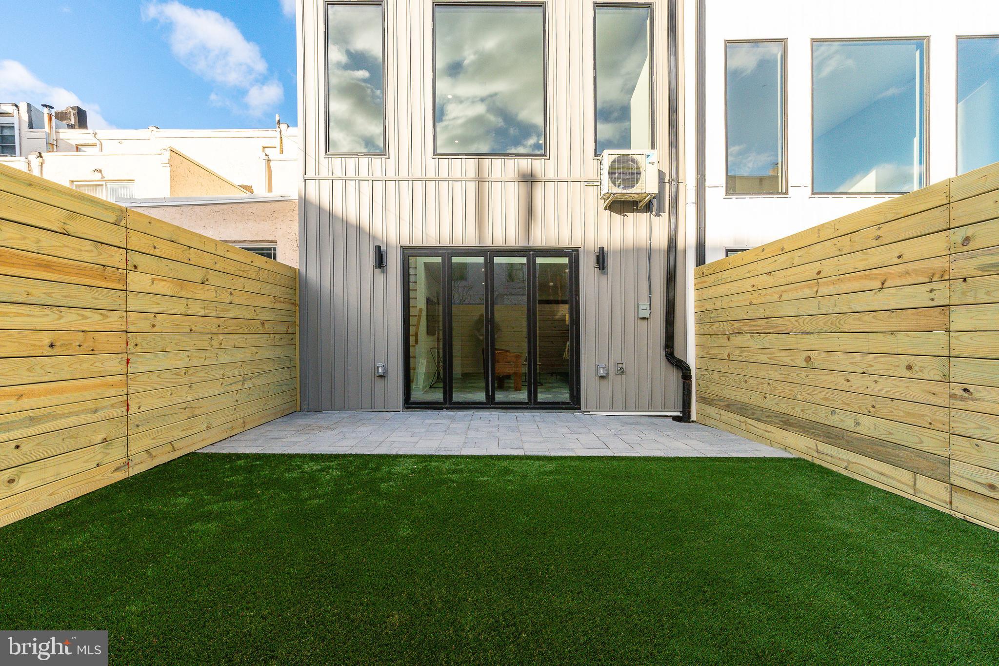 PASSYUNK SQUARE - Residential