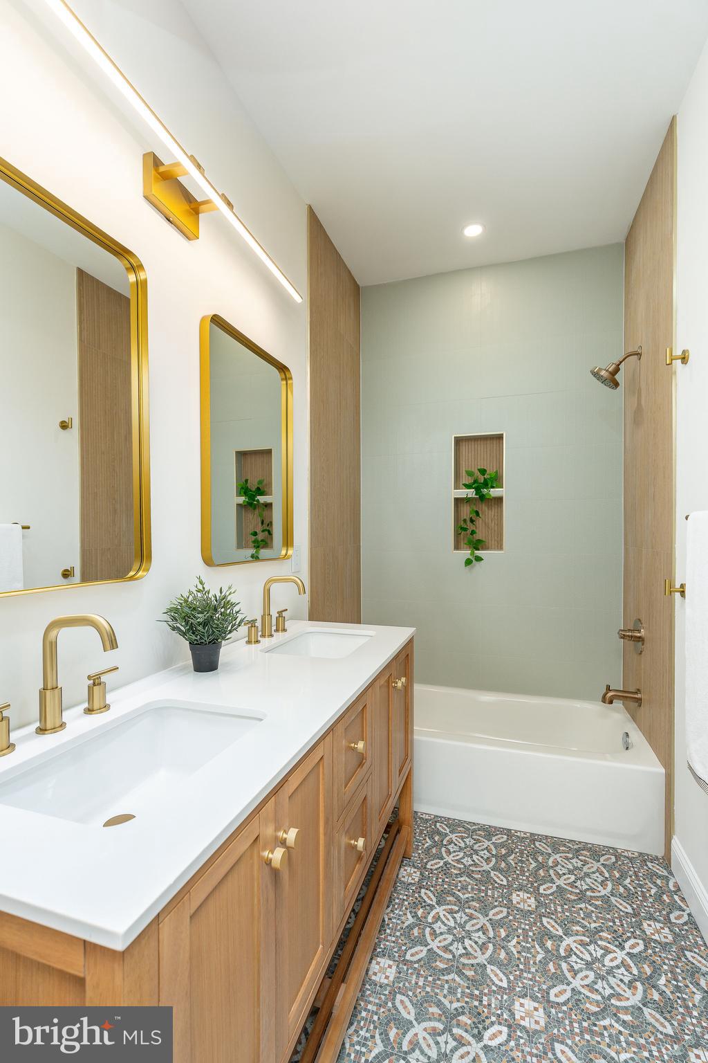 PASSYUNK SQUARE - Residential