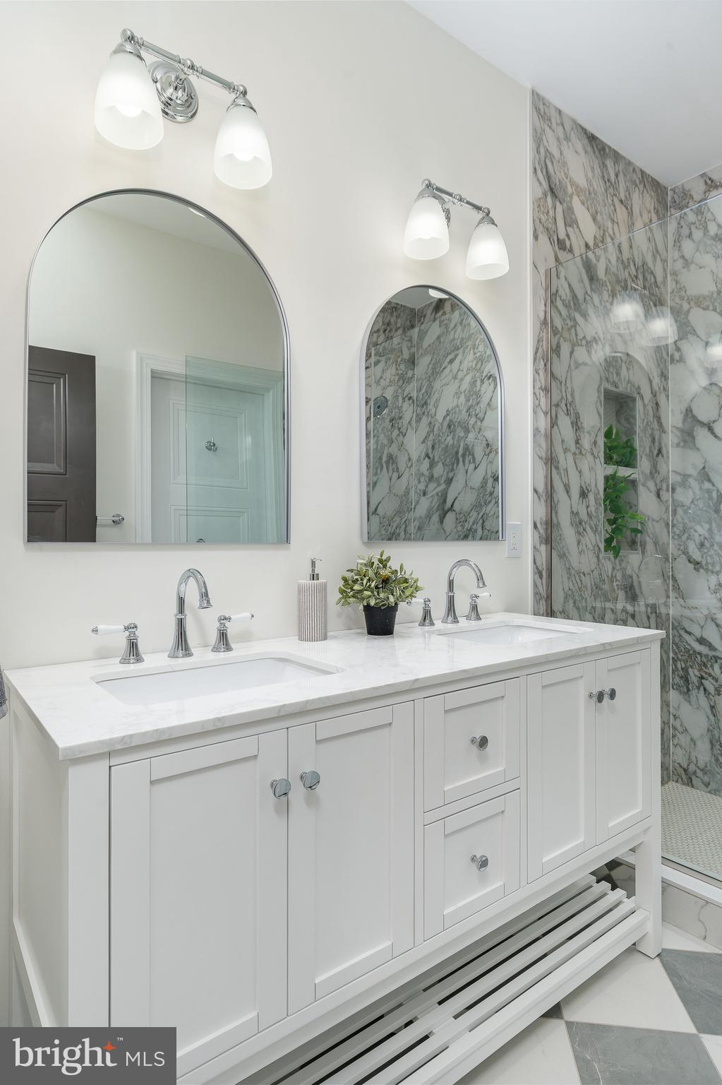 PASSYUNK SQUARE - Residential