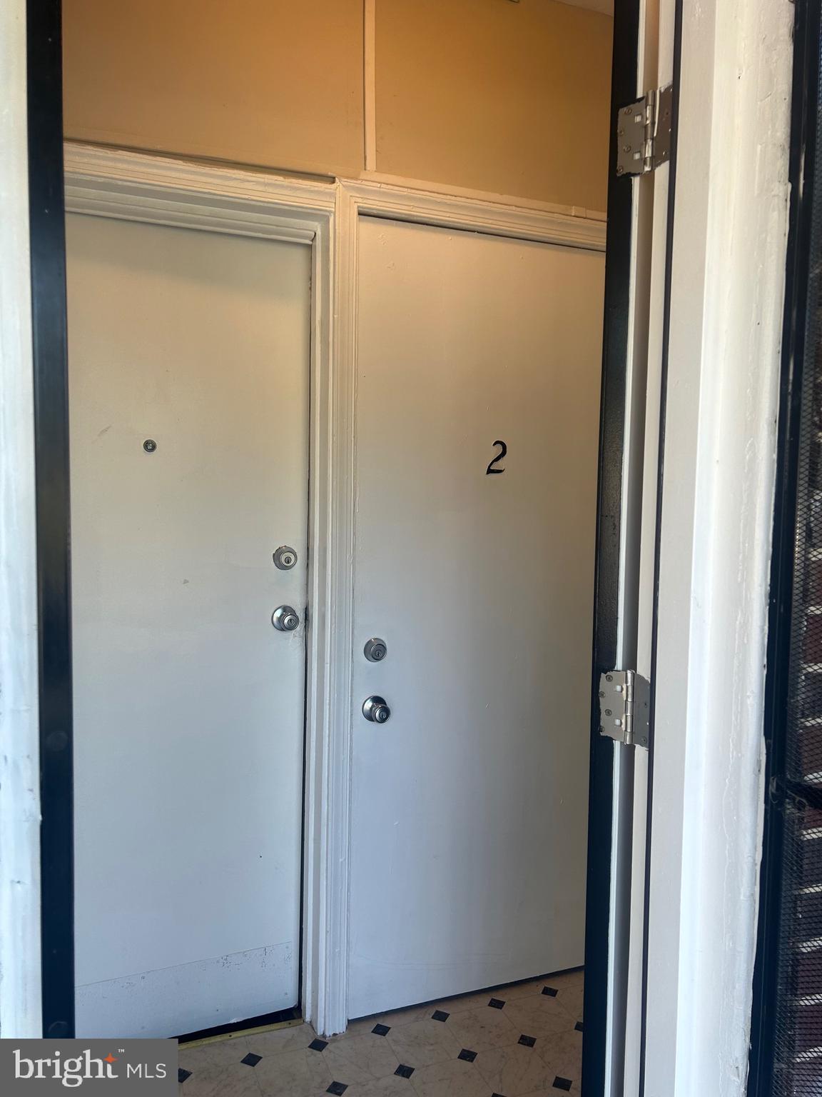 FALLSTAFF - Residential Lease
