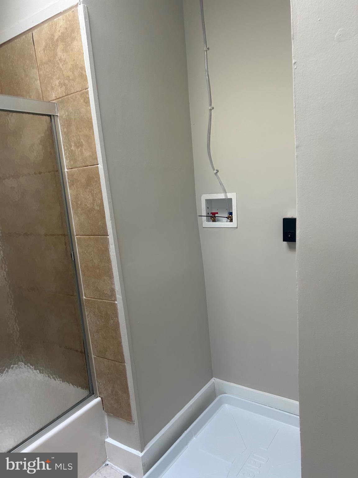 FALLSTAFF - Residential Lease