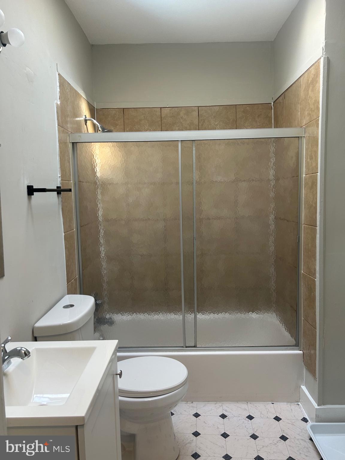 FALLSTAFF - Residential Lease
