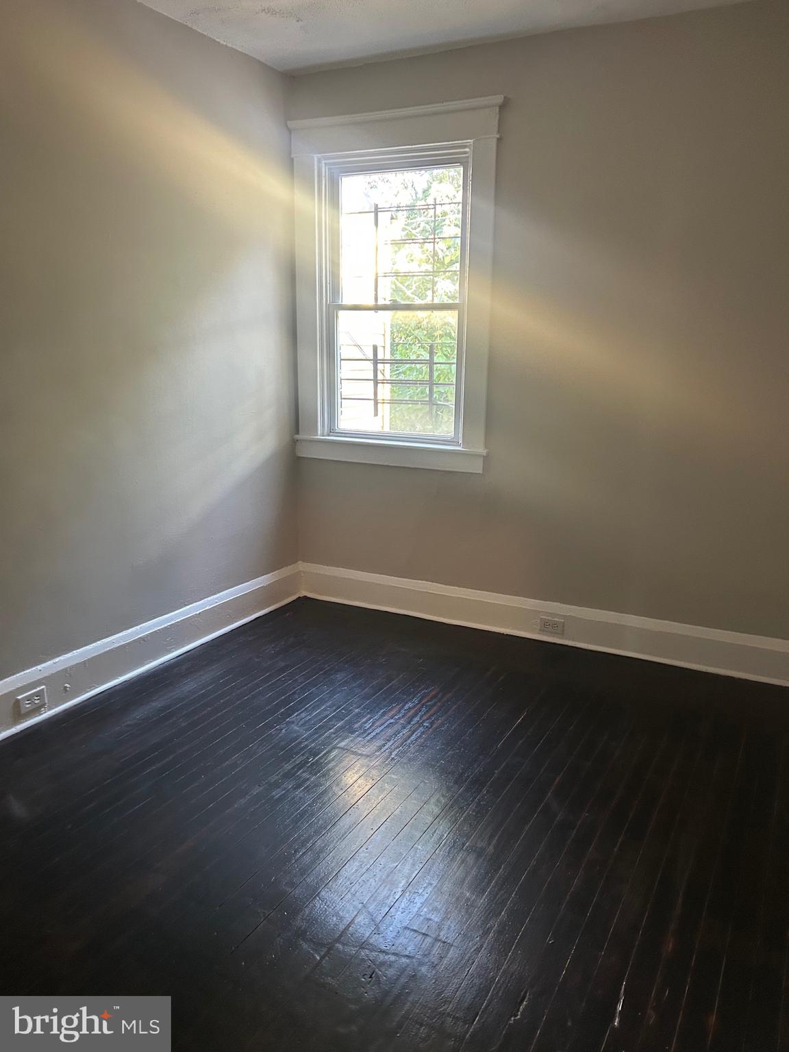FALLSTAFF - Residential Lease
