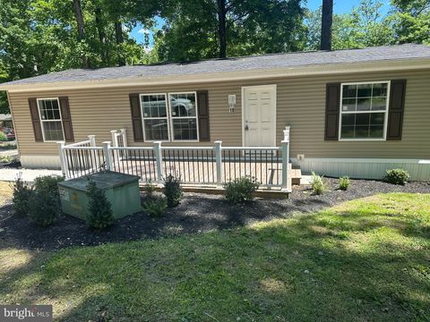 Homes For Sale - 18 Ash Lane<br/> QUAKERTOWN, PA 18951