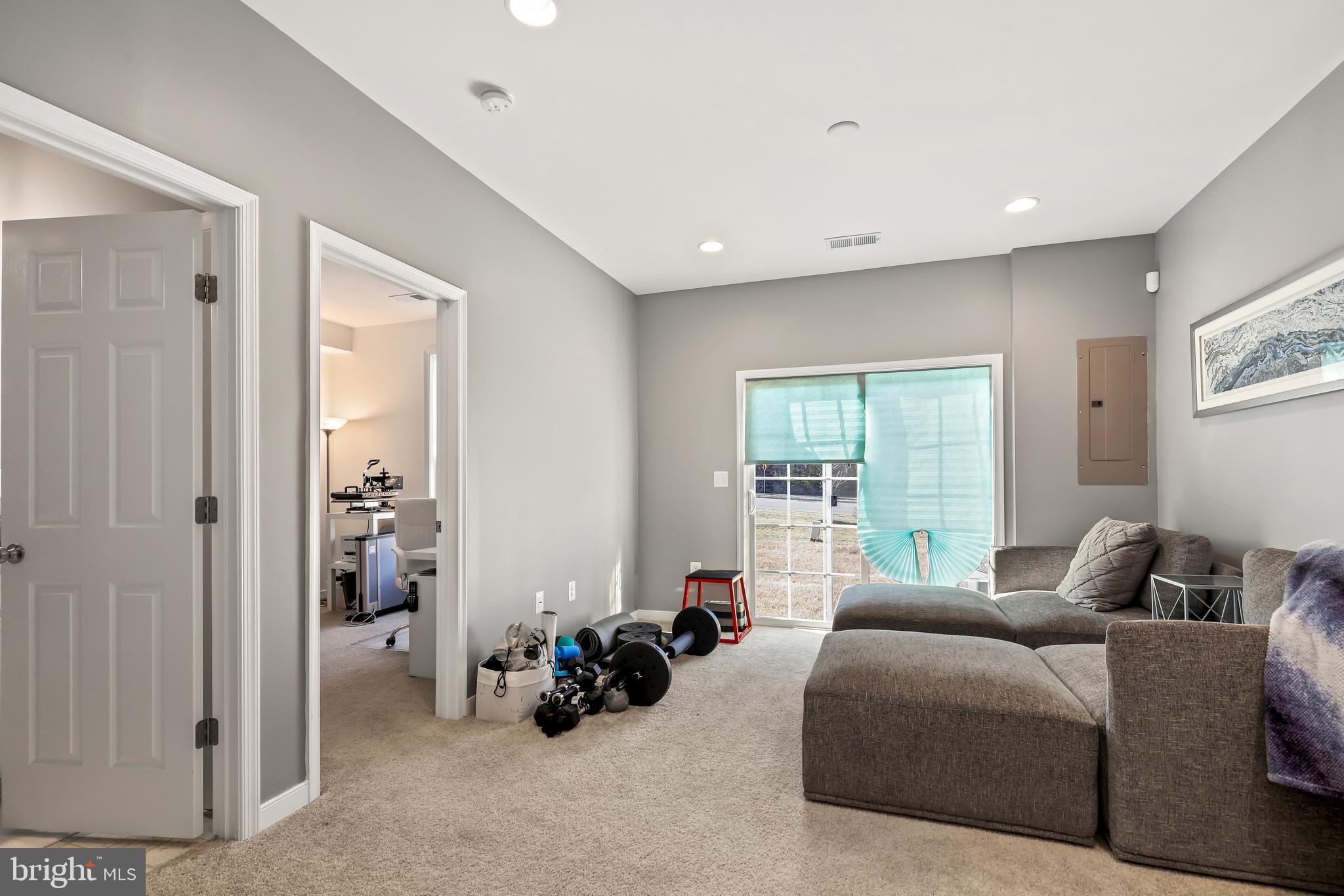 COURTYARDS AT COLONIAL FORGE - Residential