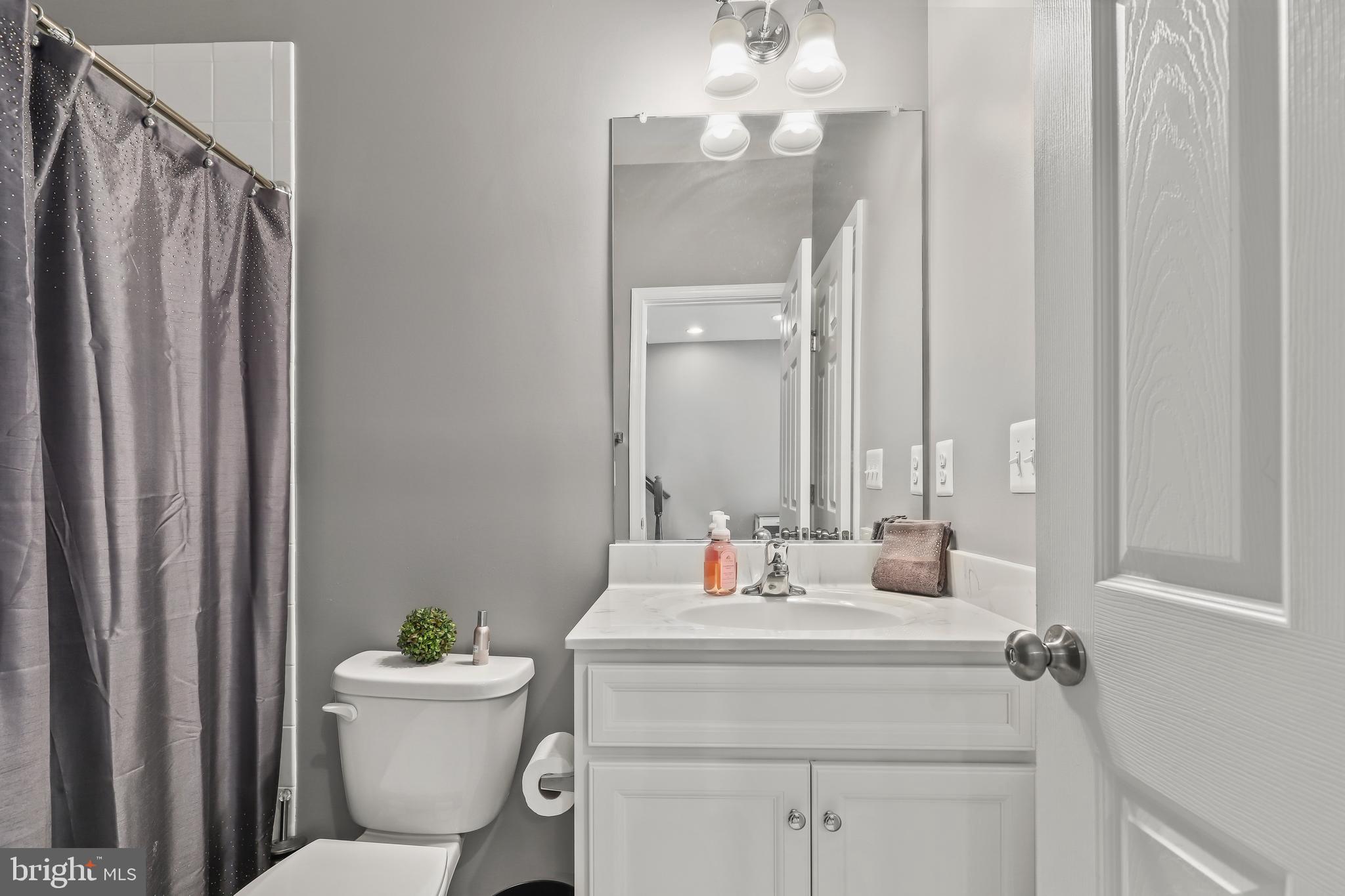 COURTYARDS AT COLONIAL FORGE - Residential