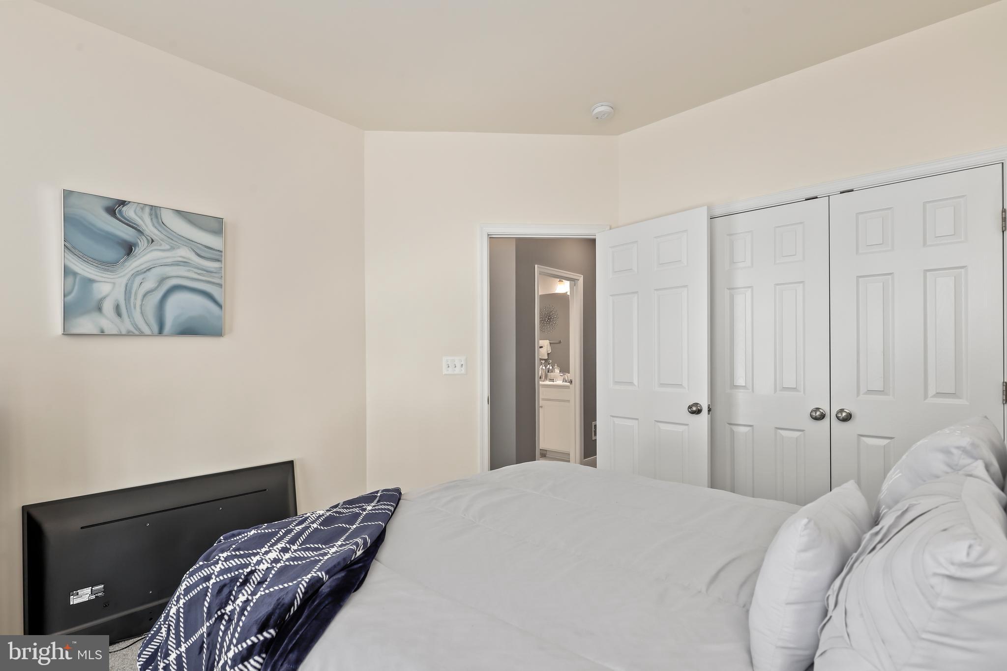 COURTYARDS AT COLONIAL FORGE - Residential