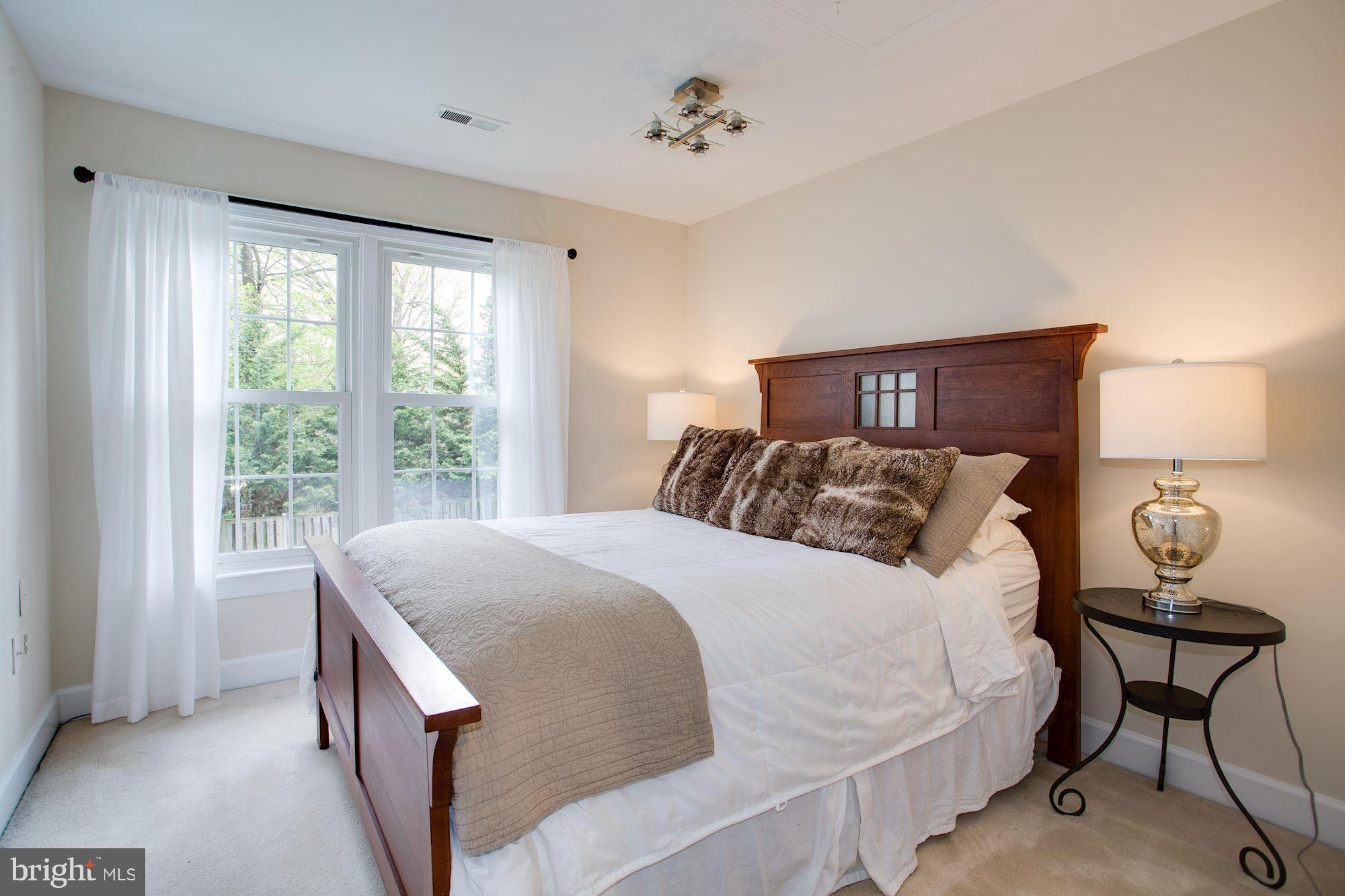 GRAYS OAKTON - Residential