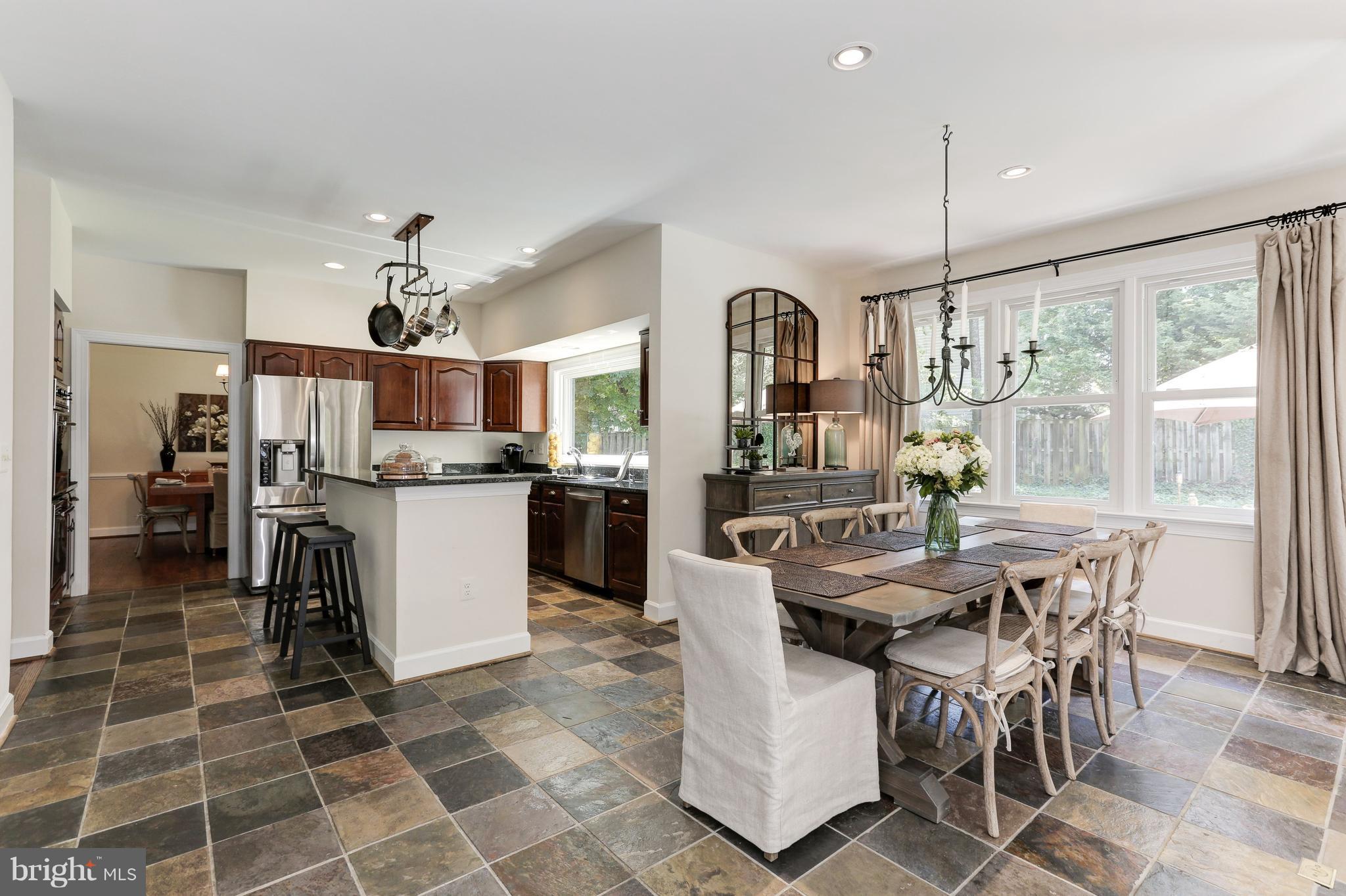 GRAYS OAKTON - Residential