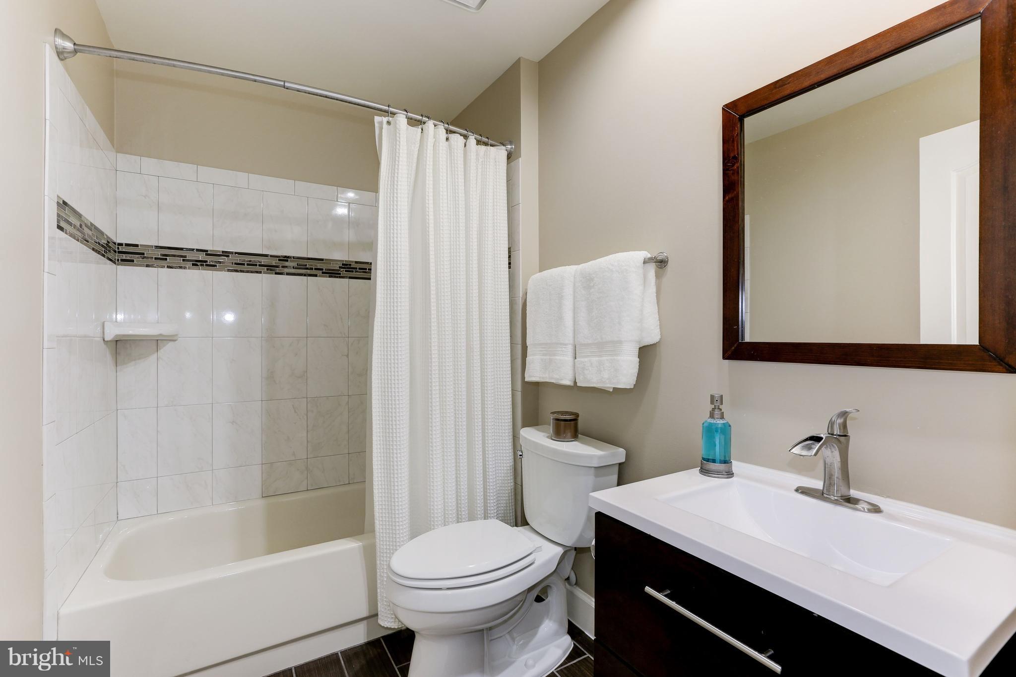 GRAYS OAKTON - Residential