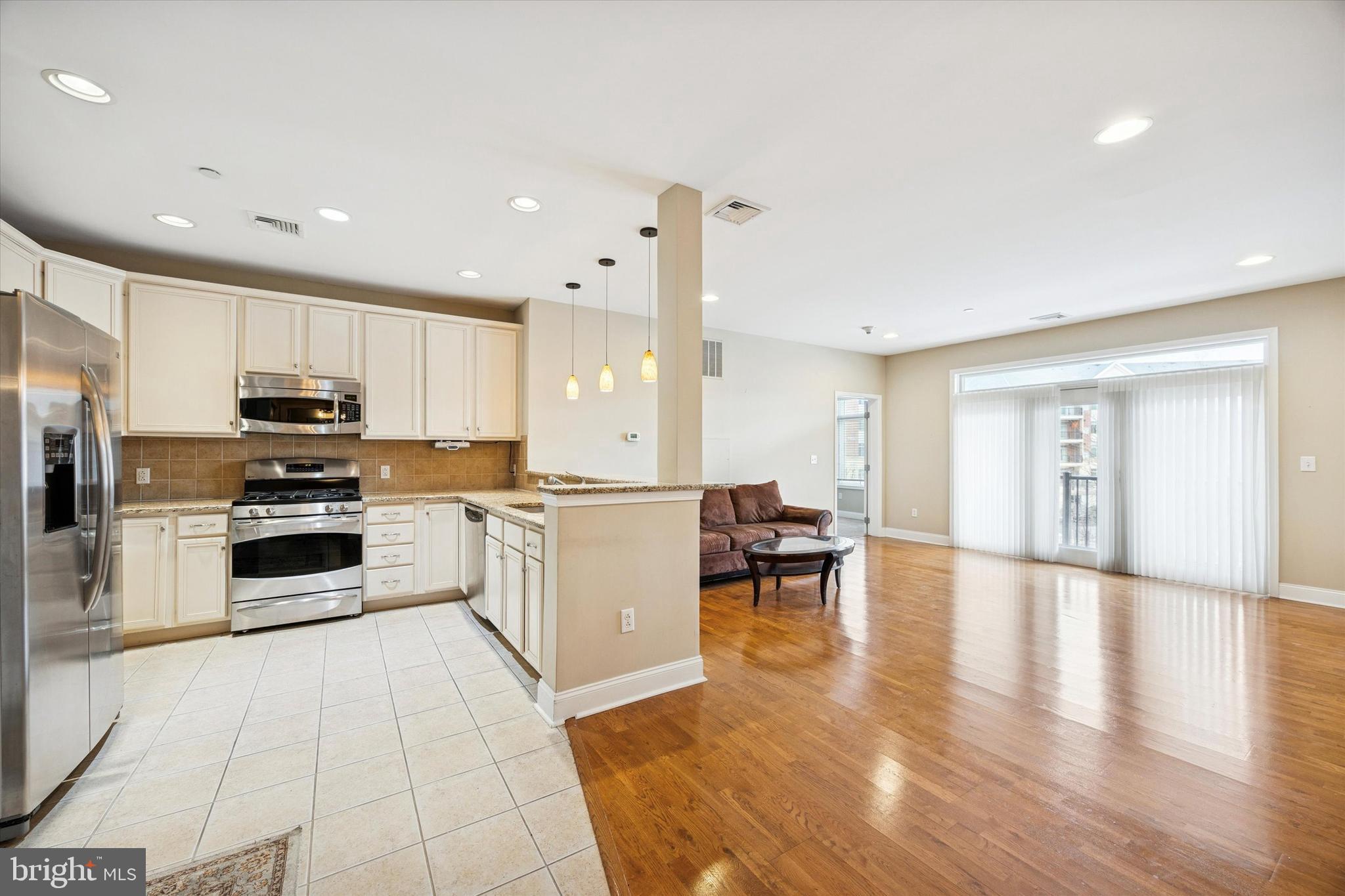 HUNTINGDON PLACE - Residential