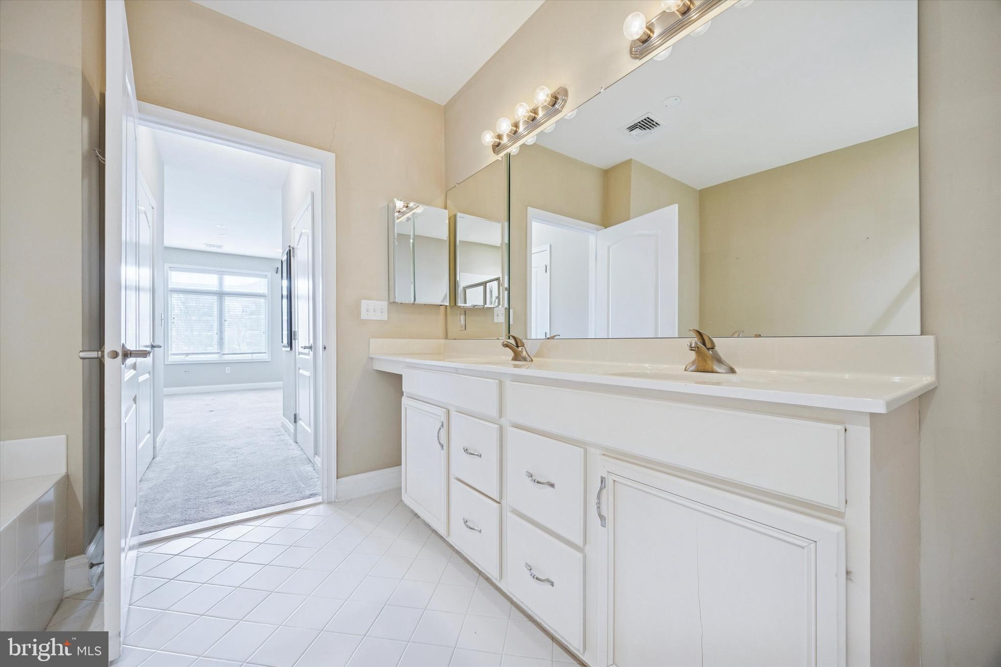 HUNTINGDON PLACE - Residential