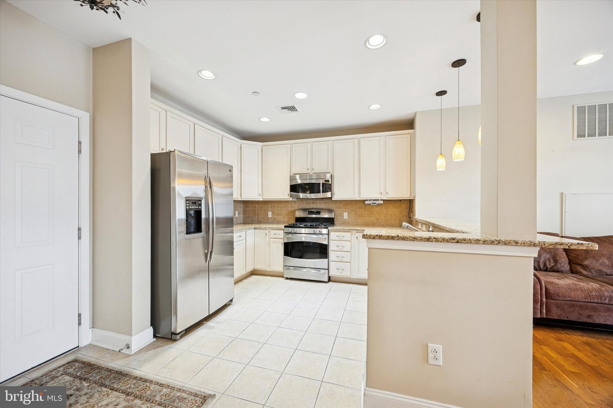 HUNTINGDON PLACE - Residential