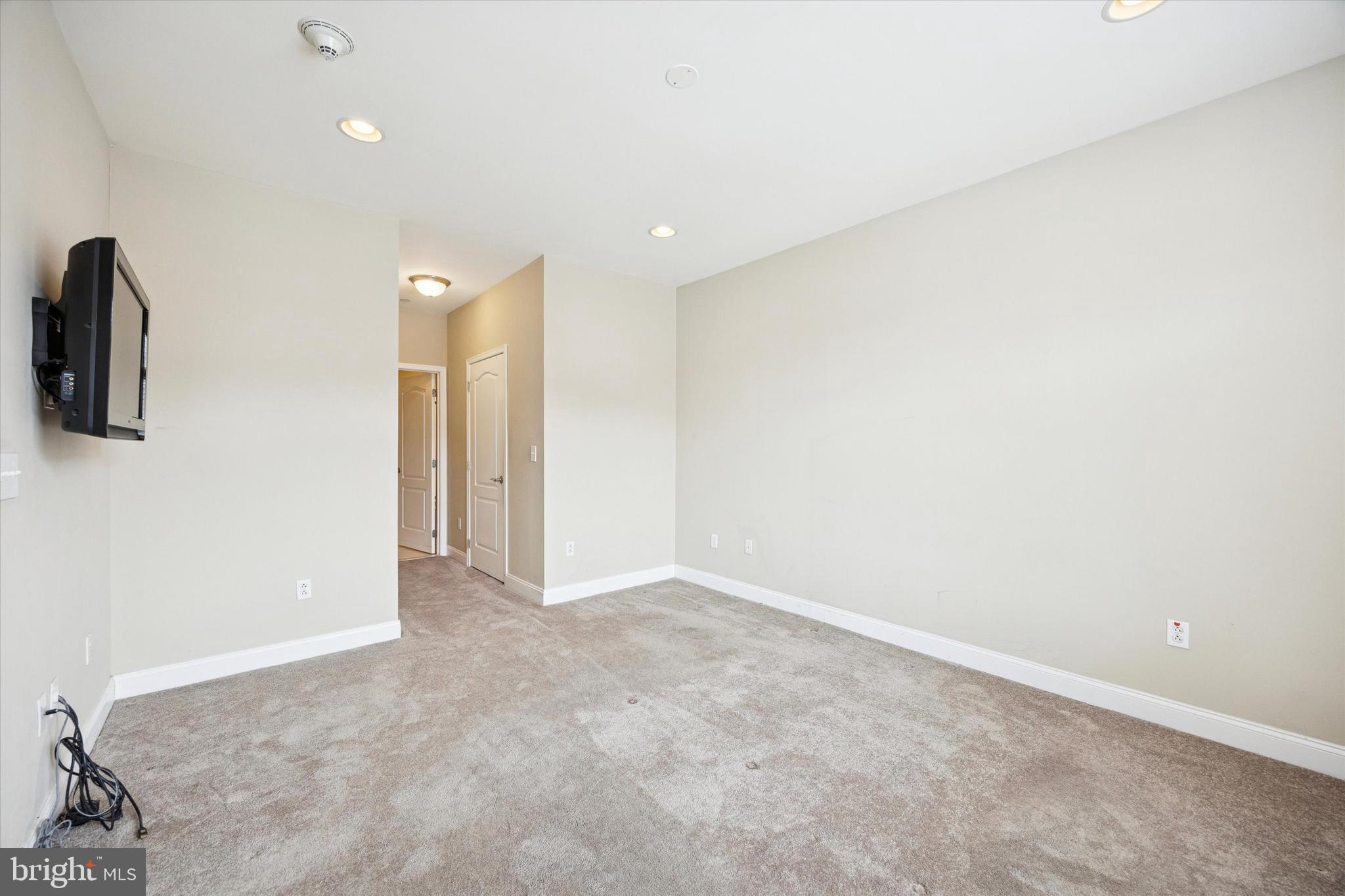 HUNTINGDON PLACE - Residential