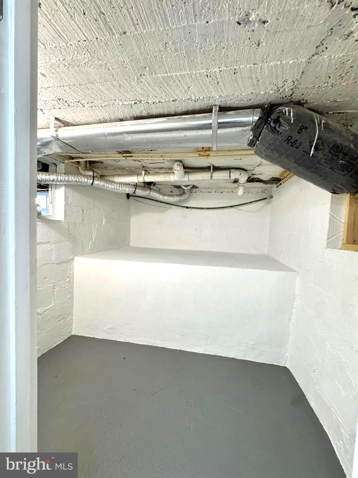 LAYTONSVILLE OUTSIDE - Residential Lease