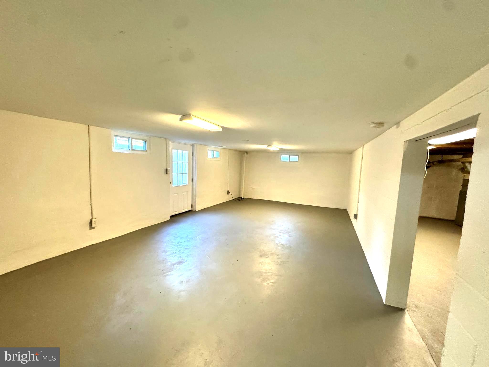 LAYTONSVILLE OUTSIDE - Residential Lease