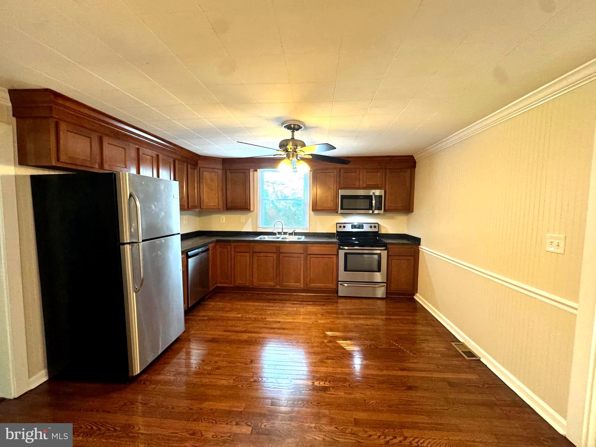 LAYTONSVILLE OUTSIDE - Residential Lease