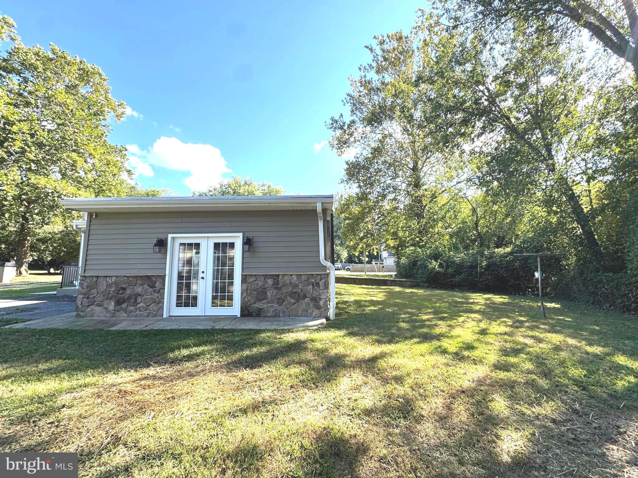 LAYTONSVILLE OUTSIDE - Residential Lease
