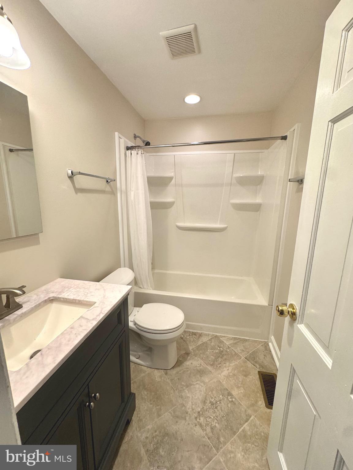 LAYTONSVILLE OUTSIDE - Residential Lease