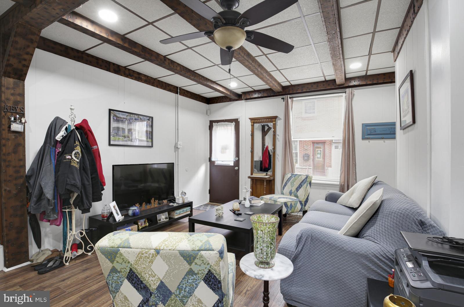 PORT RICHMOND - Residential Lease