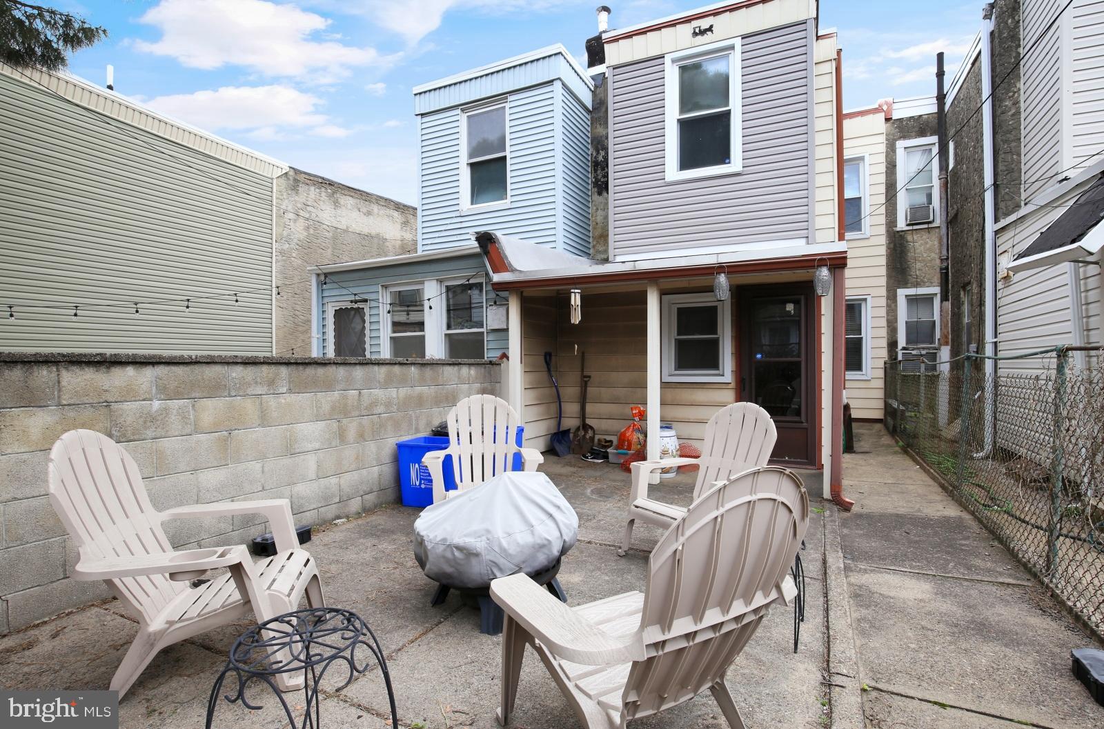 PORT RICHMOND - Residential Lease