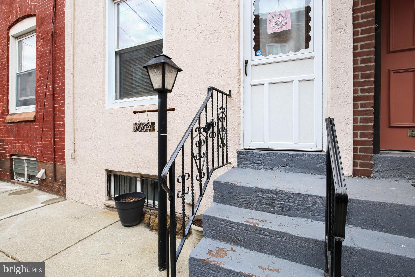 PORT RICHMOND - Residential Lease