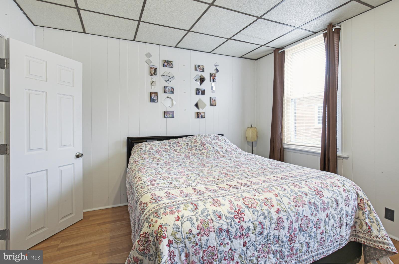 PORT RICHMOND - Residential Lease