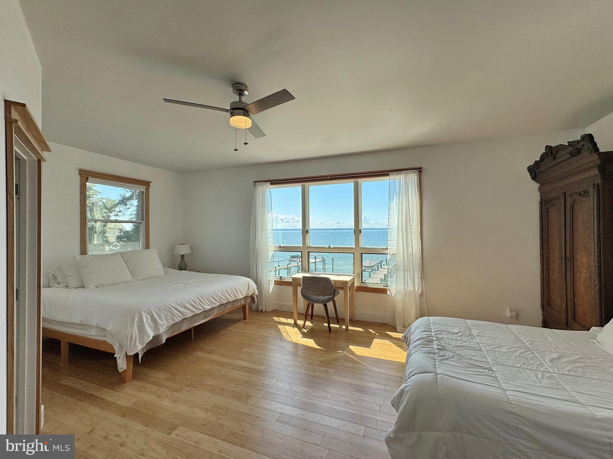 COBB ISLAND - Residential