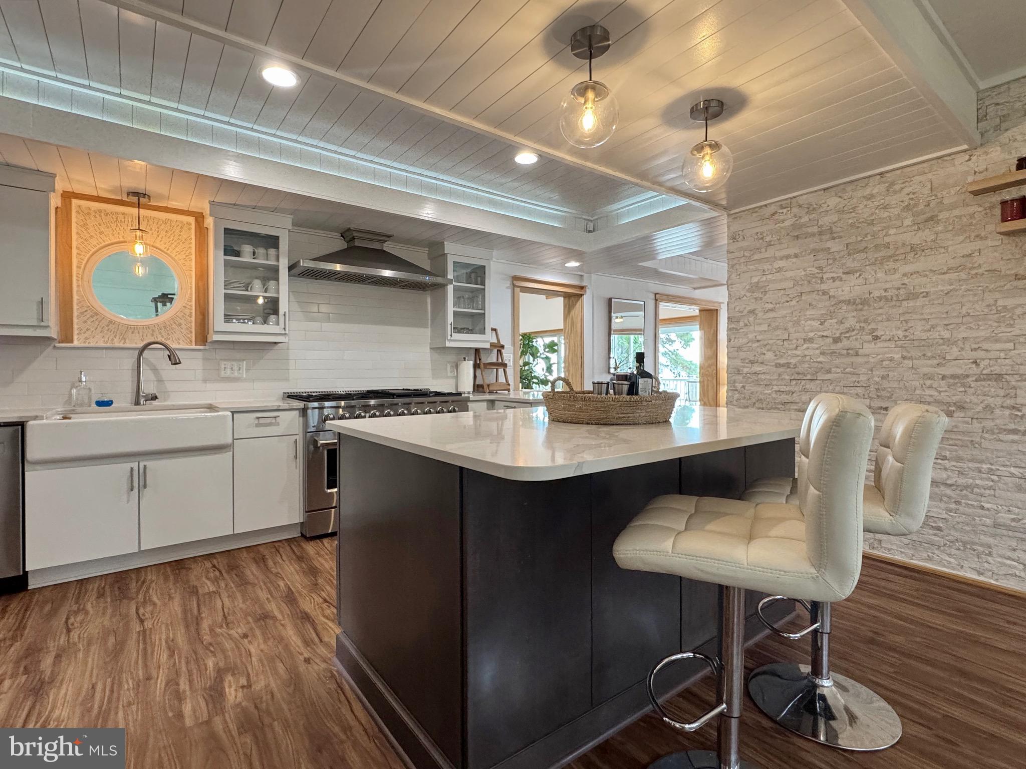 COBB ISLAND - Residential