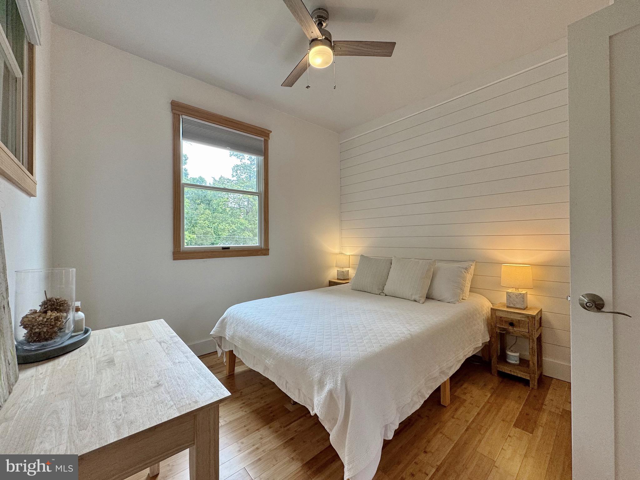 COBB ISLAND - Residential