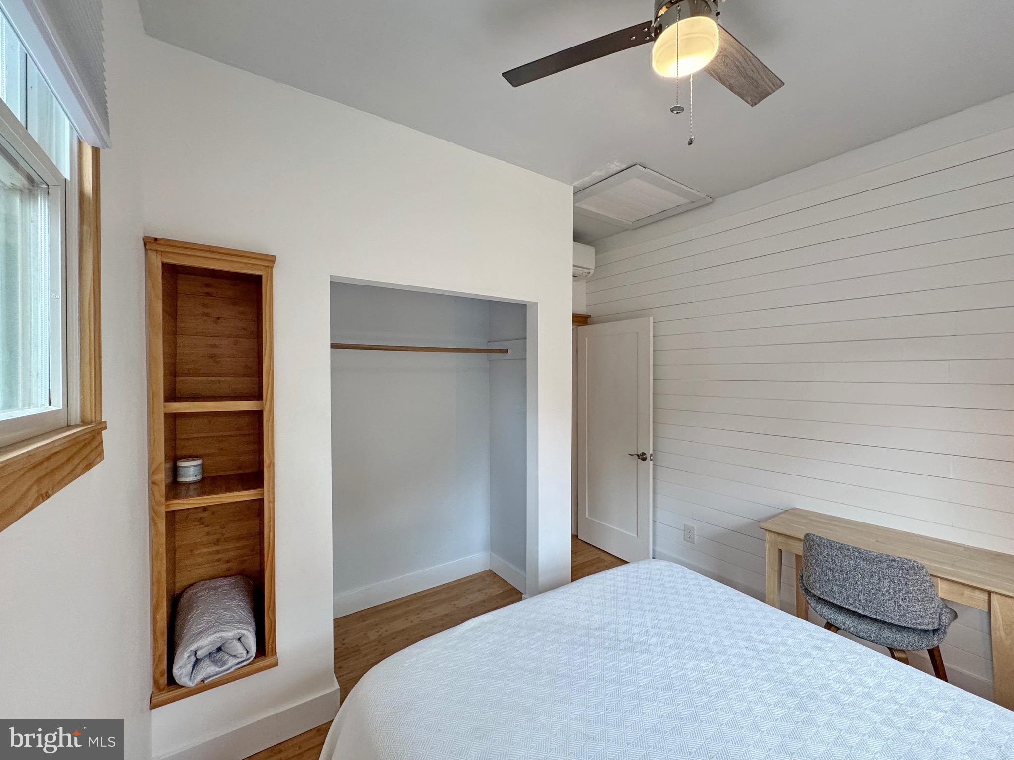 COBB ISLAND - Residential