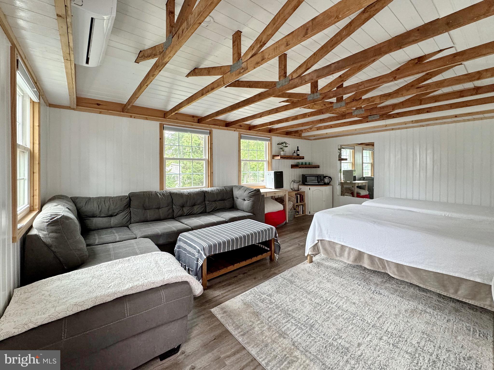 COBB ISLAND - Residential