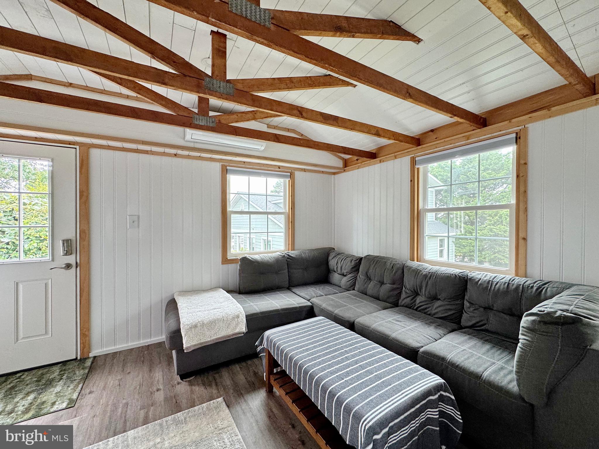 COBB ISLAND - Residential