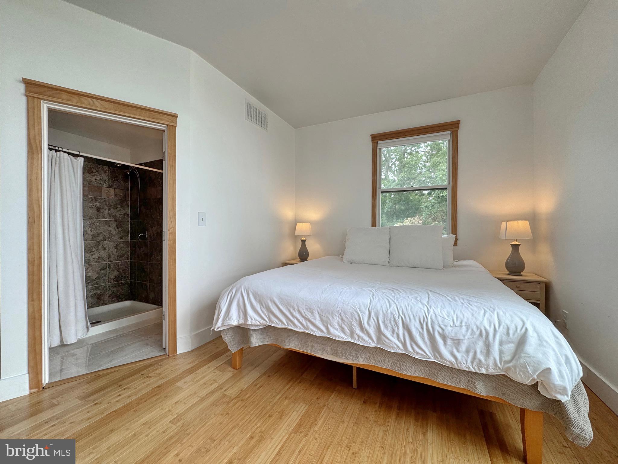 COBB ISLAND - Residential