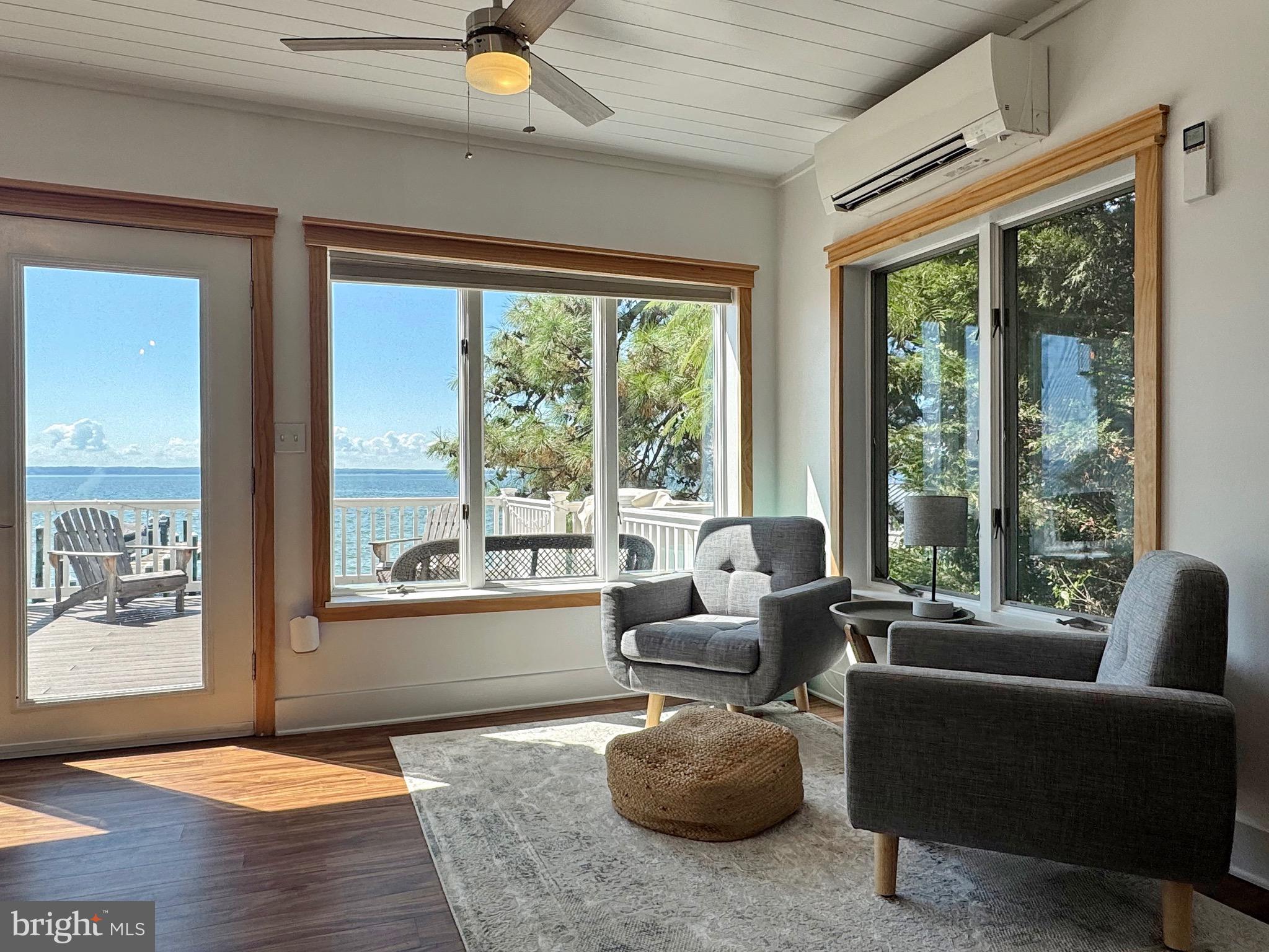 COBB ISLAND - Residential