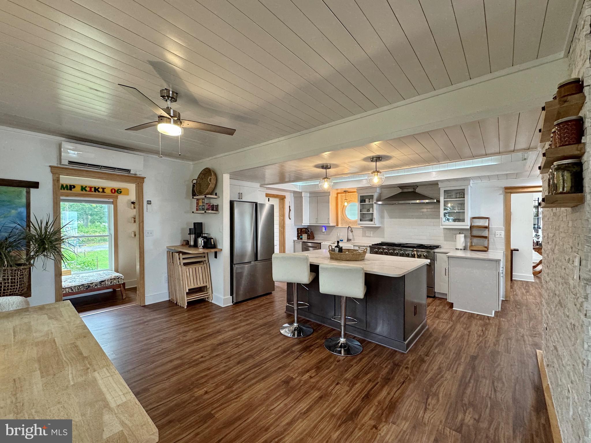 COBB ISLAND - Residential