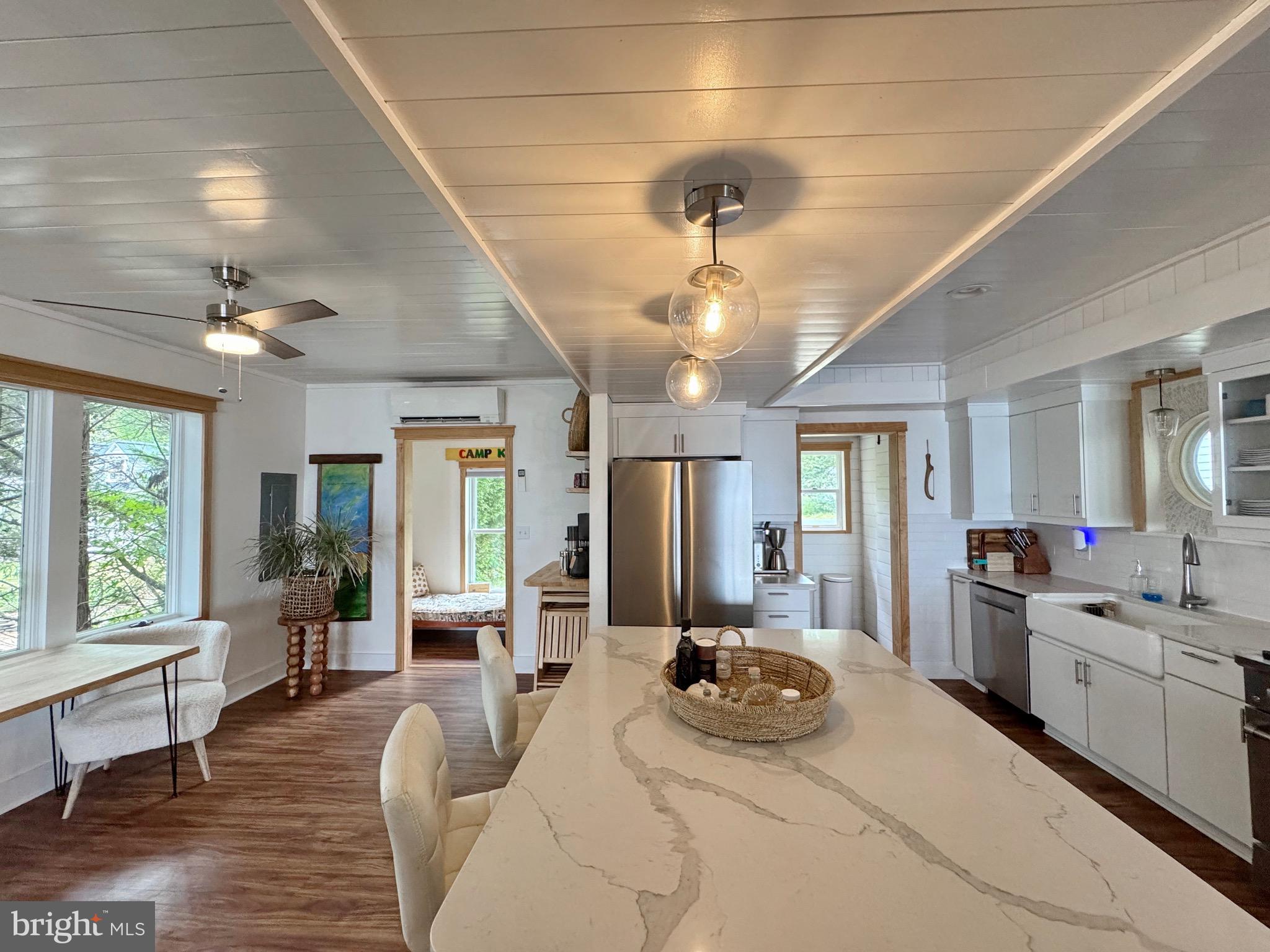 COBB ISLAND - Residential