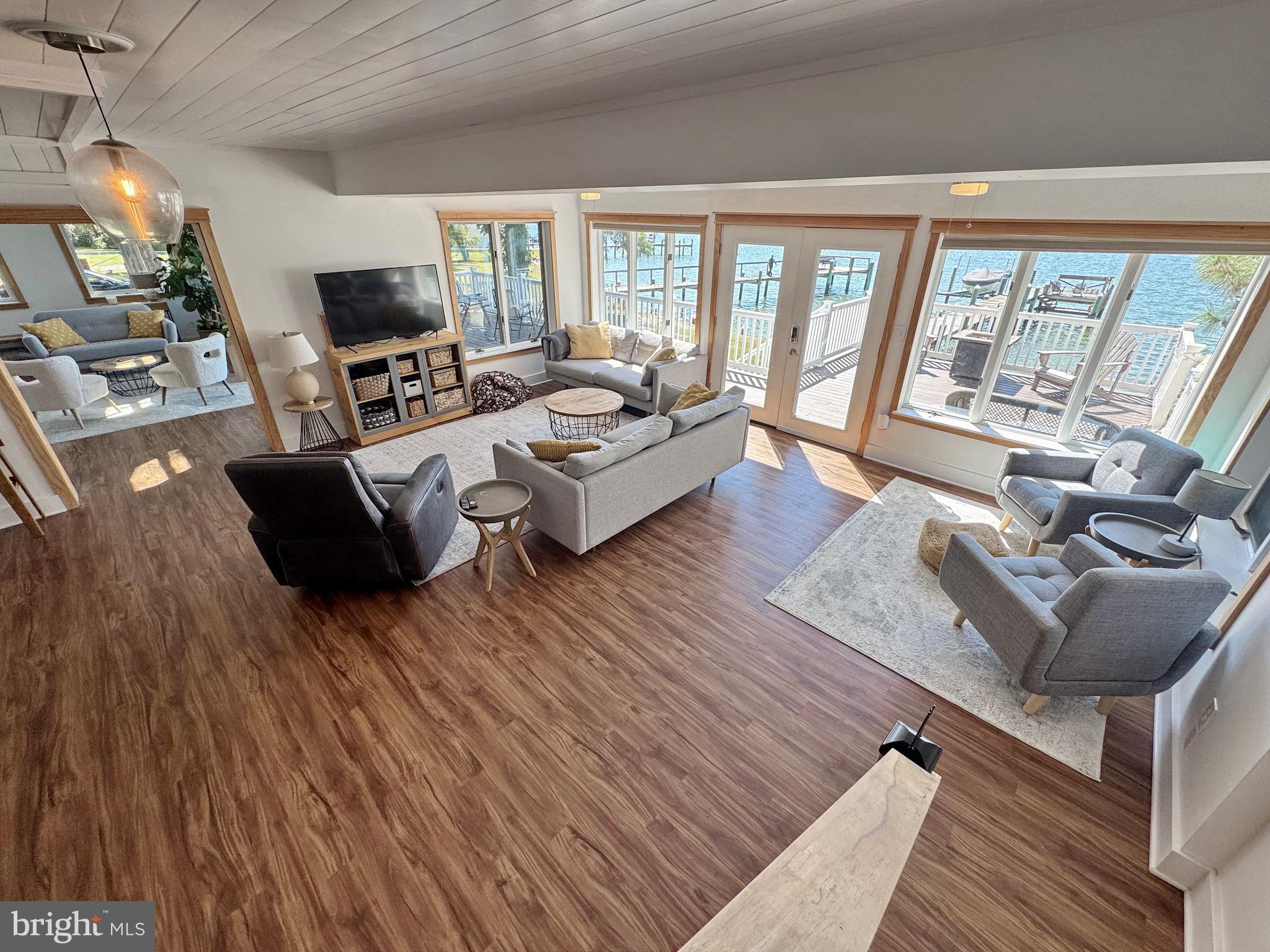 COBB ISLAND - Residential