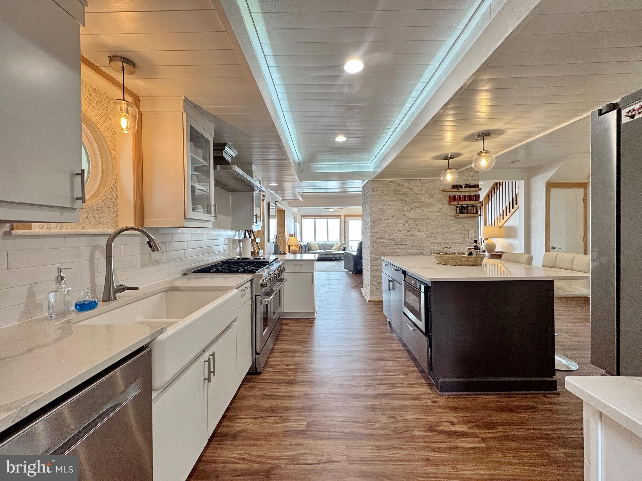 COBB ISLAND - Residential