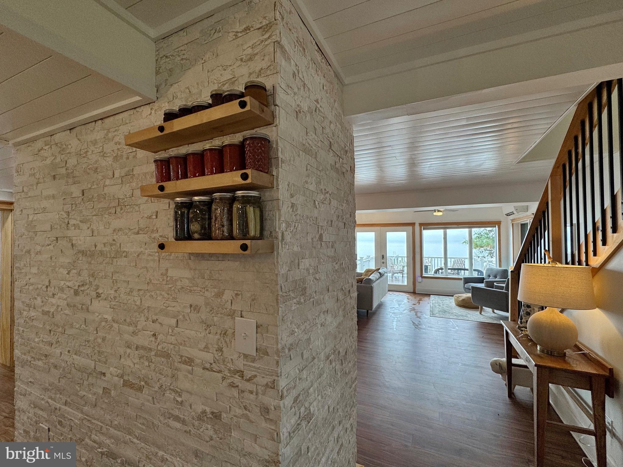 COBB ISLAND - Residential